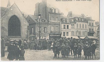 V 634/CPA  PONT AUDEMER (27)  PLACE  VICTOR HUGO