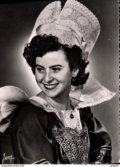 CPSM Pont Aven Costume