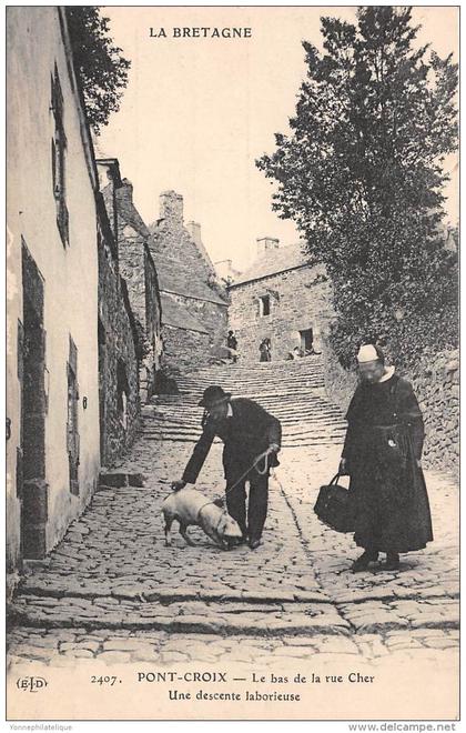 29 - FINISTERE / Pont Croix - le bas de la rue Cher - animée