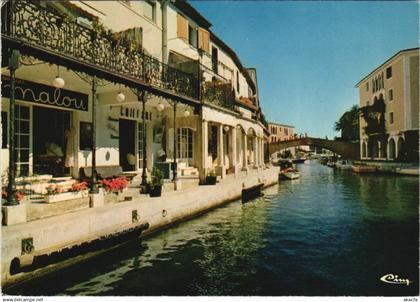 CPM GRIMAUD PORT-GRIMAUD - Canal Scene with Shops (1116697)