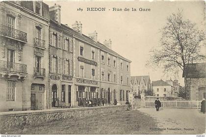dpts div.-ref-AF637- ille et vilaine - redon - rue de la gare - hotel de bretagne -  cafés - hotels et restaurants -