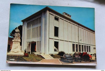 Cpm, Remalard, salle des fêtes et le monument aux morts, Orne 61