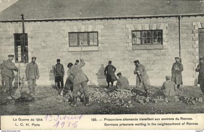 CPA Rennes Prisonniers allemands aux environs de Rennes Militaria