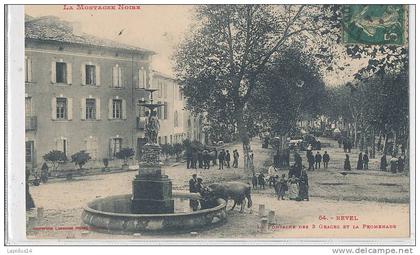 W701/C P A   REVEL  (31) LA FONTAINE DES TROIS GRASSES ET LA PROMENADE