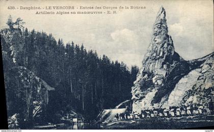 CPA Le Vercors Entree des Gorges de la Bourne Artillerie en manœuvres Chasseurs Alpins Militaria