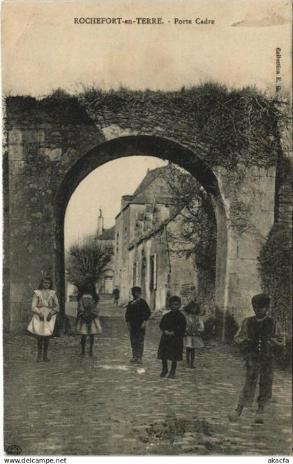 CPA ROCHEFORT-en-TERRE Porte Cadre (145075)