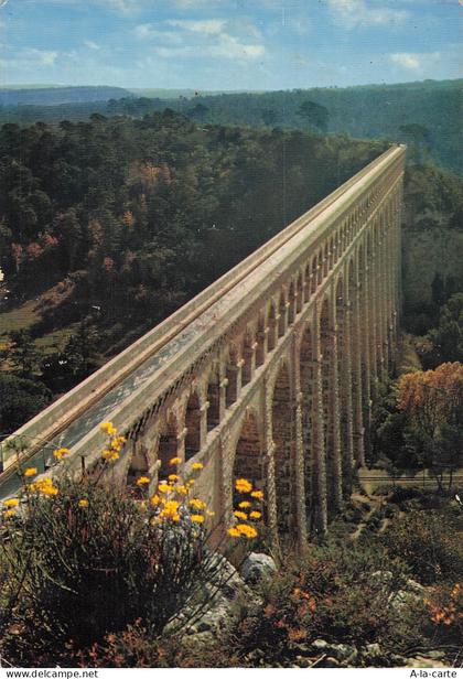 13 ROQUEFAVOUR L AQUEDUC DE ROQUEFAVOUR