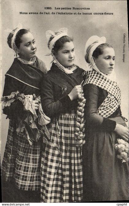 CPA Les petites Roscovites Roscoff Folklore