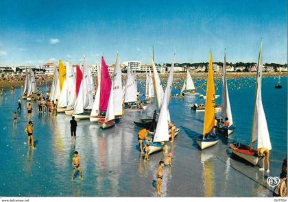 CPA ROYAN -plage -régate