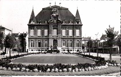 CPSM Rueil Malmaison L'hotel de ville