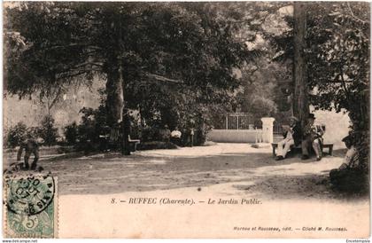 CPA   Carte Postale France Ruffec  Le Jardin public   VM107316