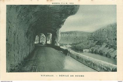 CPA VIVARAIS-DEFILE DE RUOMS