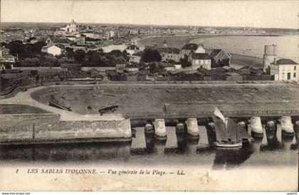 Les Sables d'Olonne - La Plage - CPA