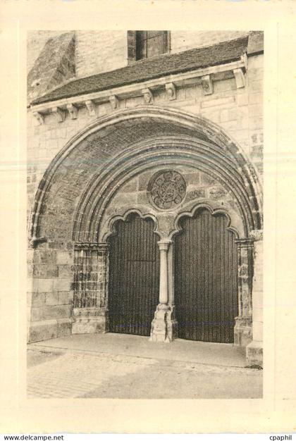 CPM Saint Amand Montrond (Cher) Eglise (XIIe Siecle) Le Portail