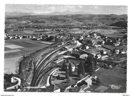 Saint André le Gaz, la gare, vue aérienne (GF6492)