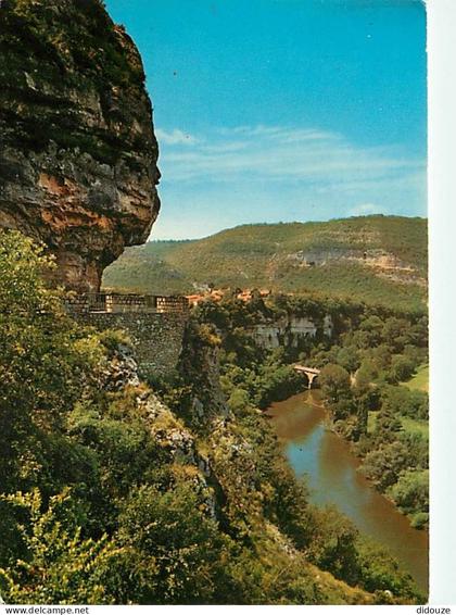 Carte Postale - 82 - Saint Antonin Noble Val - Route touristique dominant la Vallée de l'Aveyron et le pont de Serres au