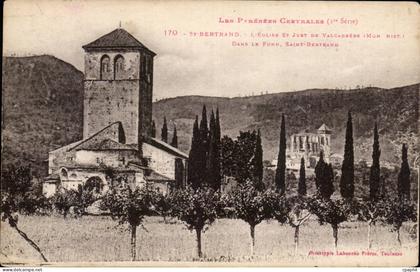 Saint Bertrand de Comminges - L'Eglise Saint Just - dans le Fond Saint Bertrand CPA
