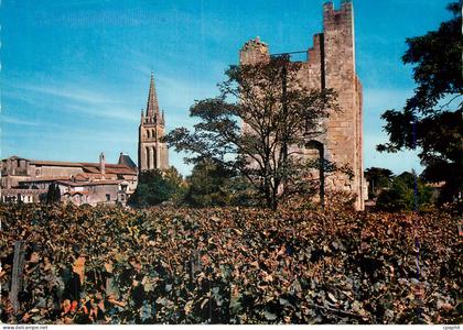 CPM Saint Emilion Le clocher et l eglise Monolithe La Tour du Roi