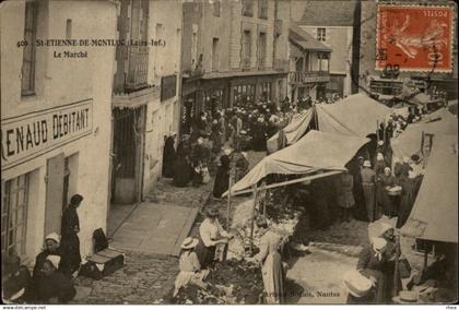 44 - SAINT ETIENNE DE MONTLUC - Le Marché -