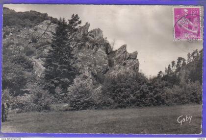 Carte postale 22. Saint-Gilles-Vieux-Marche  près Mur-de-Bretagne  les Rochers  très beau plan