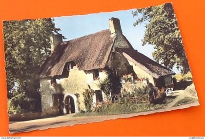 50   Saint-Hilaire-du-Harcouet Vieille Chaumière