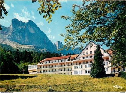 Carte Postale - 38 - Saint Hilaire du Touvet - La maison de repos de Rocheplane - Au fond les Rochers du Midi - CPM - Ca