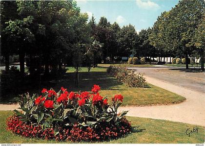17 - Saint Jean d'Angély - Le Square de la Libération - Fleurs - Carte Neuve - CPM - Voir Scans Recto-Verso