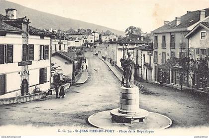 SAINT JEAN PIED DE PORT (64) Place de la République - Ed. C.C. 74