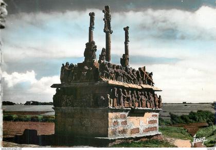 CPM Saint Jean Trolimon (Finistere) La Bretagne Calvaire de Tronoen (XVe siecle)