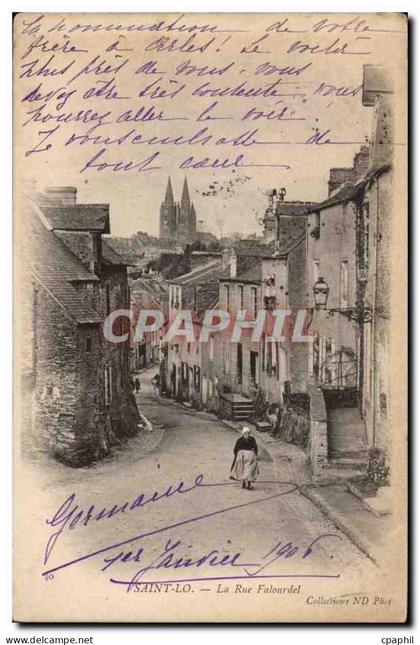 Saint Lo CPA La rue FAlourdel (femme animee)