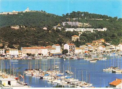 83 SAINT MANDRIER SUR MER BATEAUX A QUAI