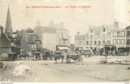 CPA Saint Pair sur Mer La Place et l'Eglise