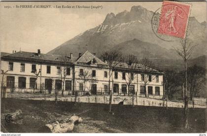 CPA SAINT-PIERRE-d'ALBIGNY Les Ecoles et l'Arclusaz (1192775)