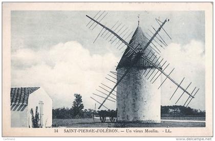 SAINT-PIERRE-D'OLERON UN VIEUX MOULIN 17