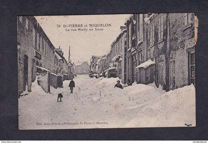 Iles Ile St Saint Pierre et Miquelon - La rue Nielly en hiver ( taxe animée neige Ed. Leon Briand )