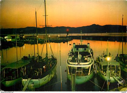 CPM Couleurs et Lumiere de France La Cote d'Azur miracle de la nature Saint Tropez (Var) Coucher de