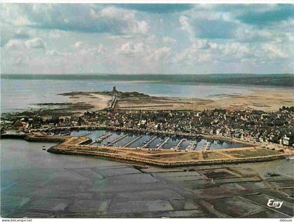 Carte Postale - 50 - Saint Vaast la Hougue - Le nouveau port le fort de la Hougue et au premier plan les parcs a huitres