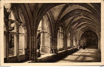 CPA Abbaye De Saint Wandrille Le Cloitre