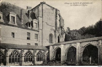 CPA Abbaye De Saint Wandrille Le Cloitre Et L'Eglise