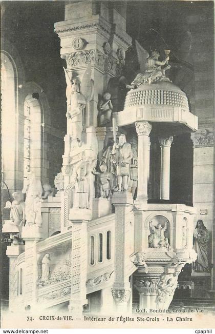 CPA Croix de Vie Interieur de l'Eglise Ste Croix La Chaire