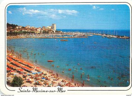 CPM Sainte Maxime sur Mer Var Un coin de la plage et le port
