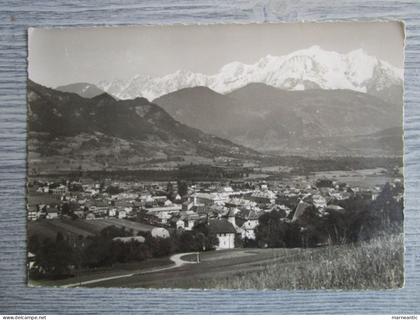 Cpa Sallanches (74) vue générale et le mont blanc