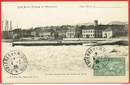 Iles Saint-Pierre et Miquelon - Saint-Pierre - Le Port bloqué par les glaces en hiver - CAD