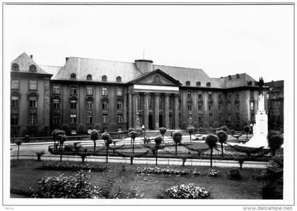 Carte Postale Ancienne de SARREGUEMINES-le palais de justice