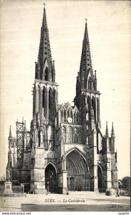CPA A Sees La Cathedrale
