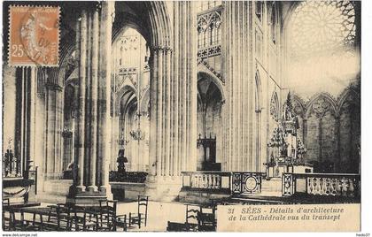 Sées - Détails d'architecture de la Cathédrale vus du transept