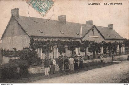 24-6435 :  SELOMMES. LA GENDARMERIE