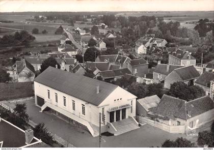 SELOMMES (Loir-et-Cher) - Le Foyer Communal et vue générale