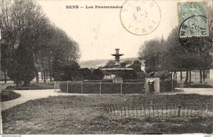 CPA Sens Les promenades