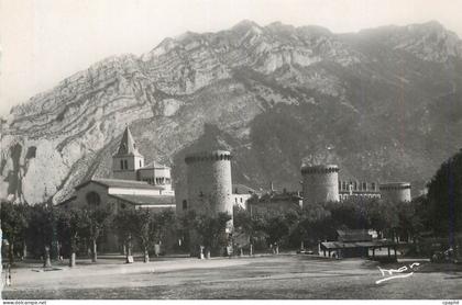 CPM Sisteron BA Les Tours et la Cathedrale